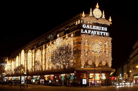 ‭Galeries Lafayette‬ .